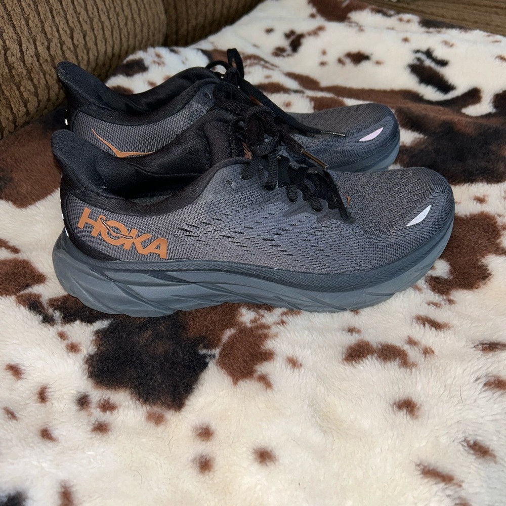 Hoka One One (Clifton 8)